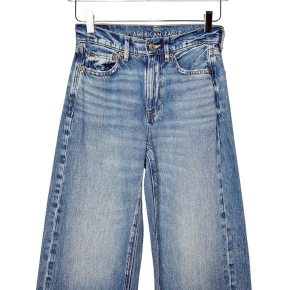 American Eagle Super High Rise Baggy Wide Leg Women’s Light Wash Jeans Sz 0 Reg - Picture 2 of 11